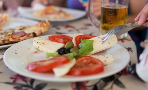 Letná Caprese Fresca pizza